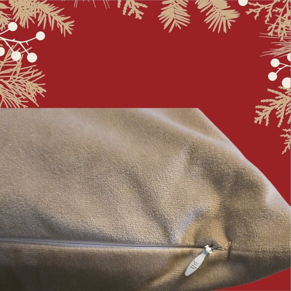 Phantoscope Penguin Christmas Lights Pillow Cover Needle Punch Tan Zipper Close - Picture 7 of 8